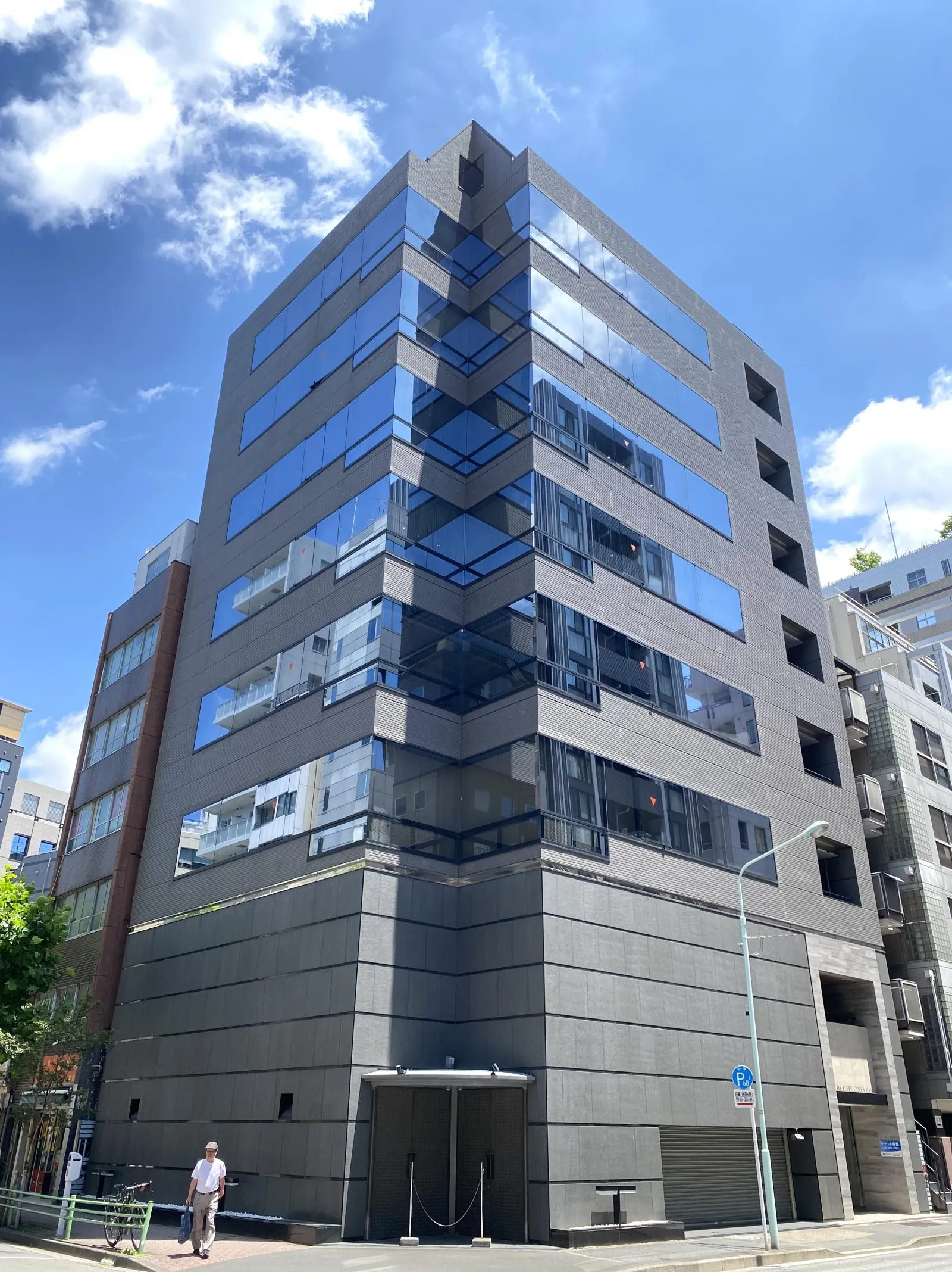 +SHIFT GINZA EAST