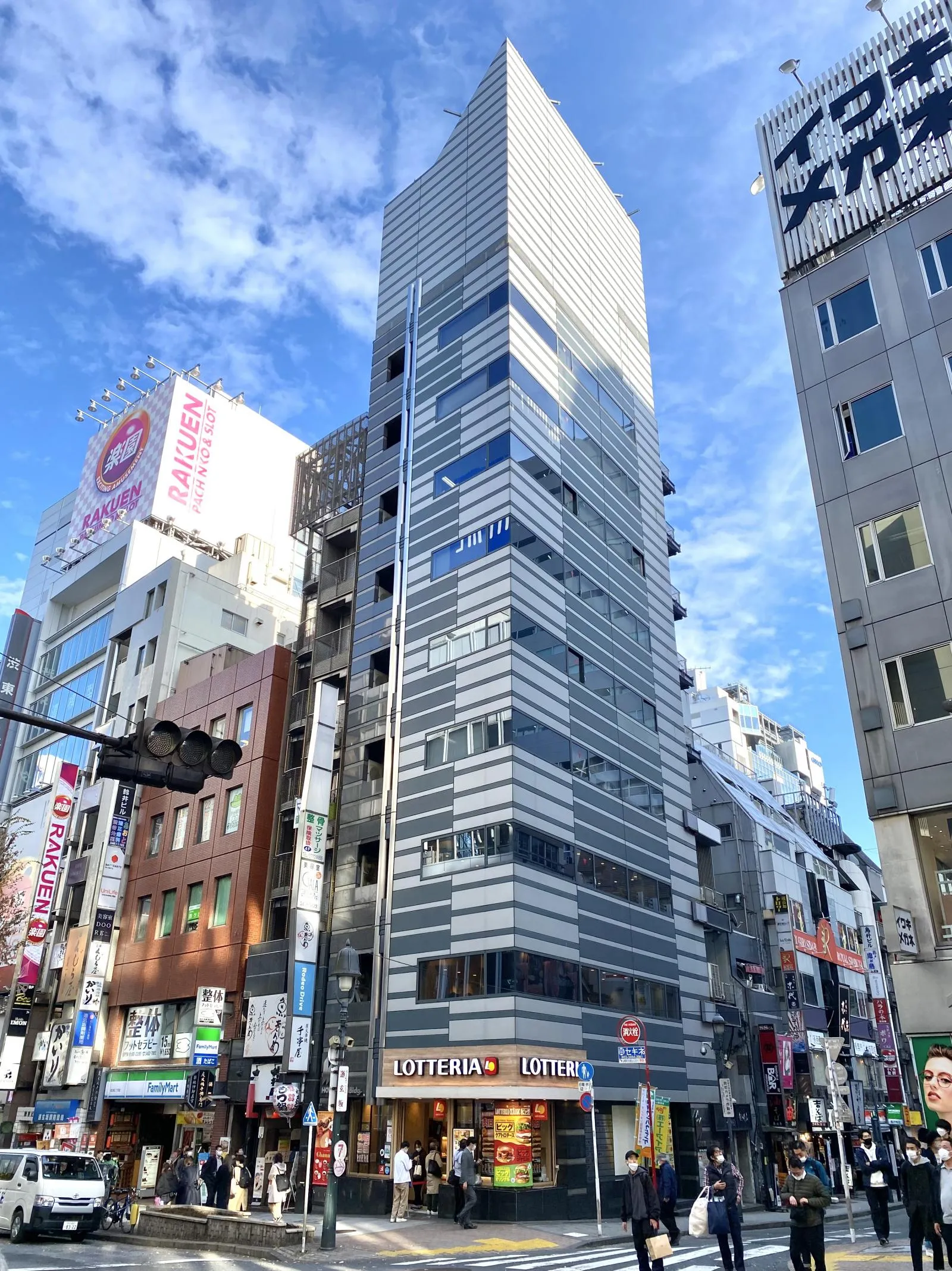 ホマレヤビル