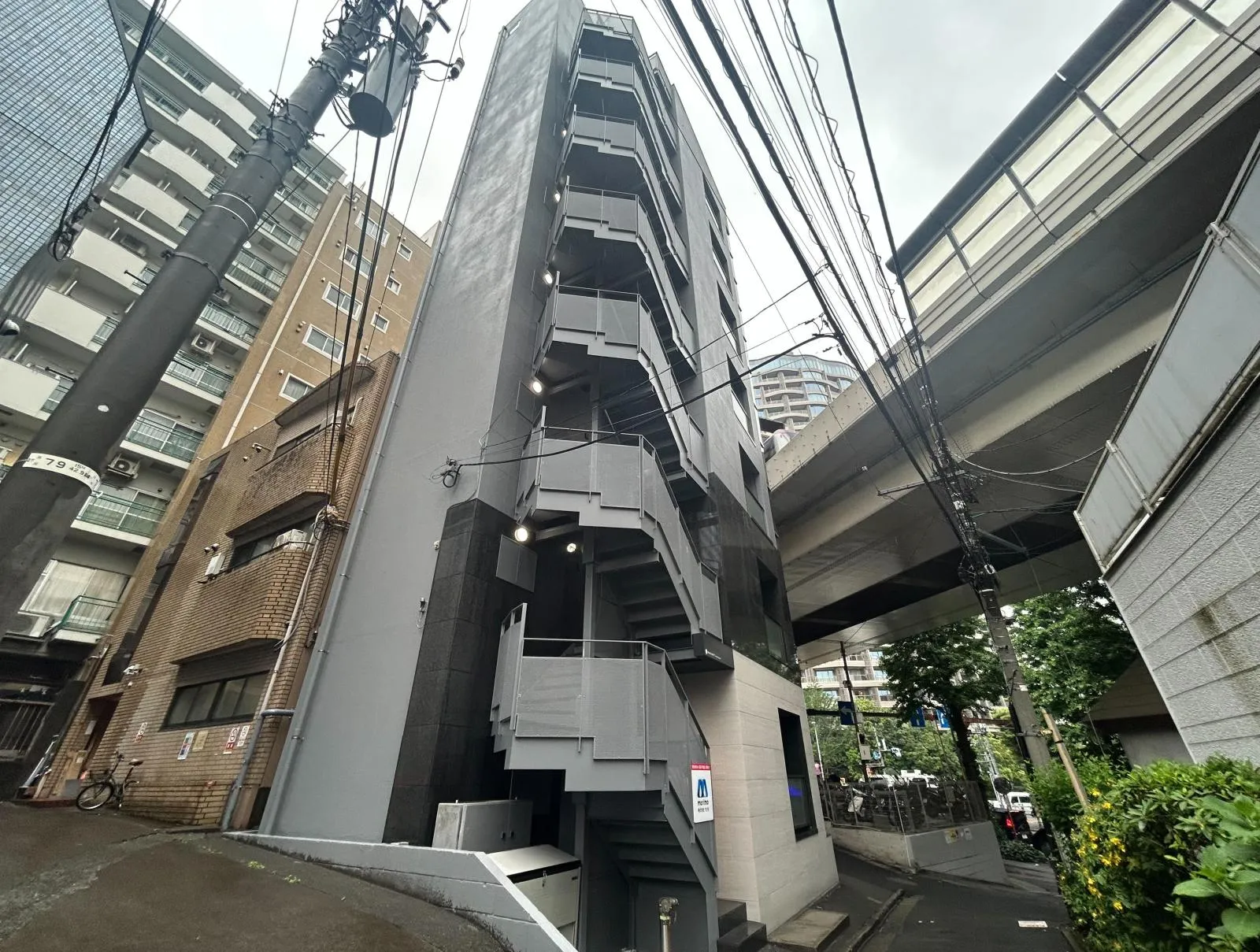 M.BALANCE+ JINGU KITASANDOビル